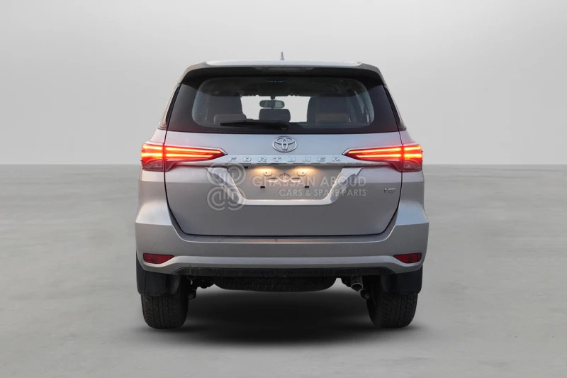 Toyota Fortuner 4x4 - Джип: снимка 5 Toyota Fortuner 4x4 - Джип: снимка 5