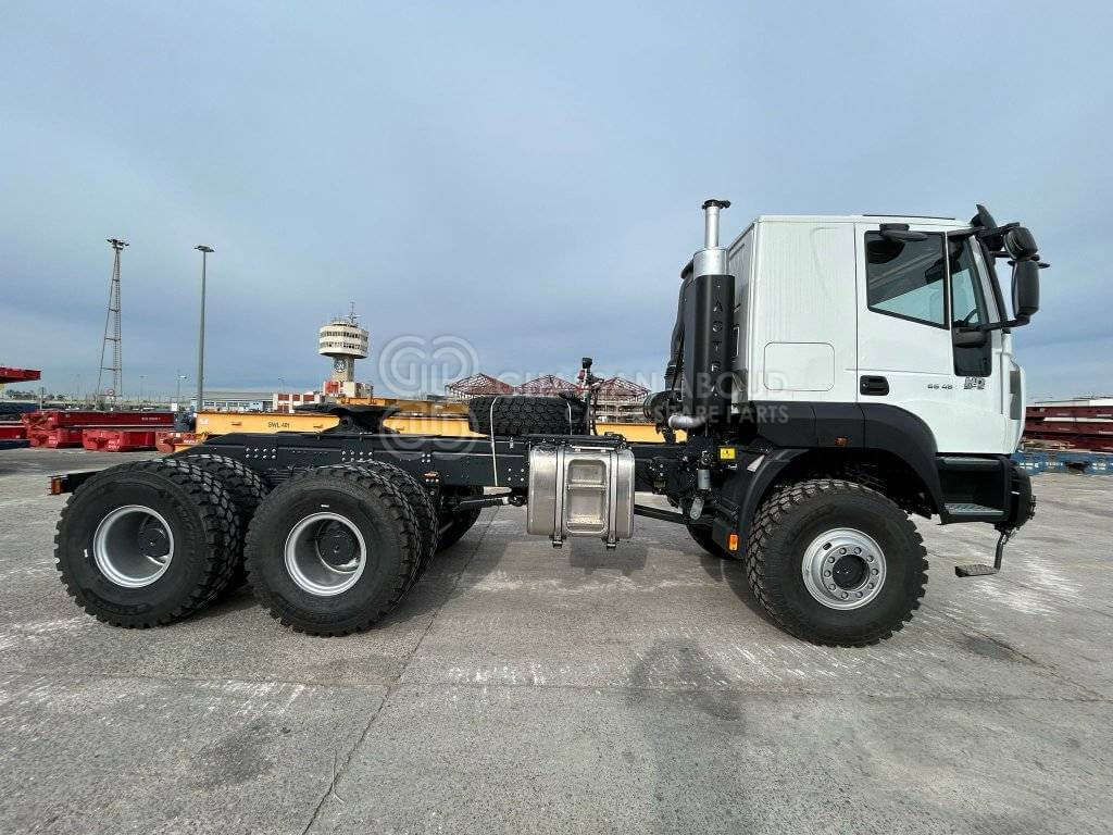 BARCELONA ASTRA HEAD 6×6 (HD9 66.48T) MY24 - Влекач: снимка 3 BARCELONA ASTRA HEAD 6×6 (HD9 66.48T) MY24 - Влекач: снимка 3
