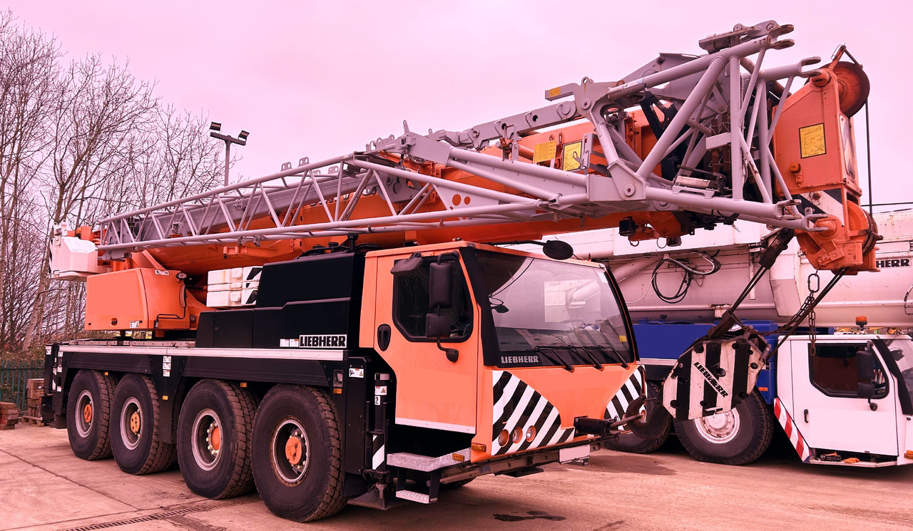 LIEBHERR LTM 1070-4.2 - Кран за всякакви терени: снимка 1 LIEBHERR LTM 1070-4.2 - Кран за всякакви терени: снимка 1