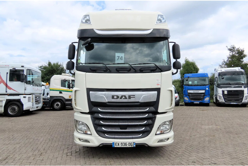 DAF XF 530 6x2 Frigo, lift roof, moving axel, P-cooling, etc - Камион с брезент: снимка 4 DAF XF 530 6x2 Frigo, lift roof, moving axel, P-cooling, etc - Камион с брезент: снимка 4