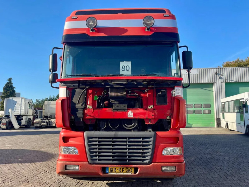 DAF XF 95.430 BERDEX 3 decks. Water, fans, Scales! Excellent condition. - За превоз на животни камион: снимка 4 DAF XF 95.430 BERDEX 3 decks. Water, fans, Scales! Excellent condition. - За превоз на животни камион: снимка 4