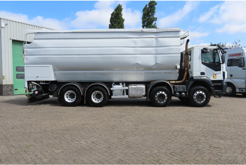 Iveco Eurotrakker 410 8x4. Light damages, 100% all working. 100% drivable - Камион цистерна: снимка 5 Iveco Eurotrakker 410 8x4. Light damages, 100% all working. 100% drivable - Камион цистерна: снимка 5