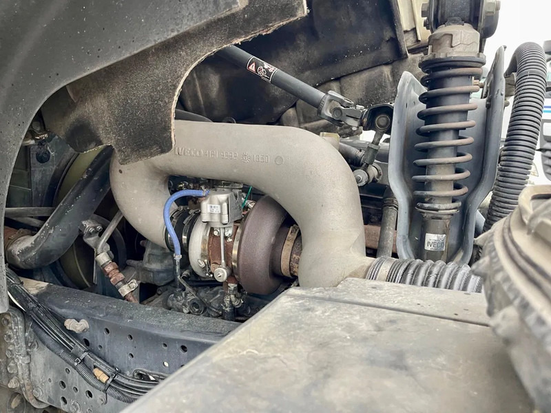 Камион с кран Iveco Stralis 360 6x2 Manual gearbox: снимка 17 Камион с кран Iveco Stralis 360 6x2 Manual gearbox: снимка 17