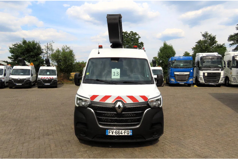 Renault 10,5 m 3 SEATS, KLUBB, 3500 kg, euro6 - Лекотоварен автомобил: снимка 2 Renault 10,5 m 3 SEATS, KLUBB, 3500 kg, euro6 - Лекотоварен автомобил: снимка 2