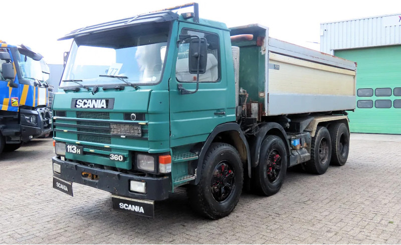 Scania P113-360 8x4 FULL SPRING! SUPER CONDITION! - Самосвал камион: снимка 4 Scania P113-360 8x4 FULL SPRING! SUPER CONDITION! - Самосвал камион: снимка 4