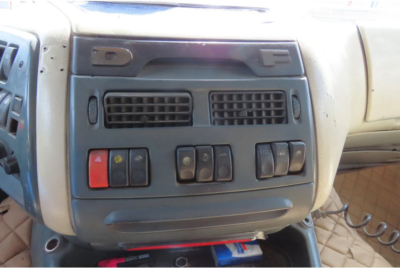 Влекач DAF XF 95.530 EURO4. Royal DAF!: снимка 15