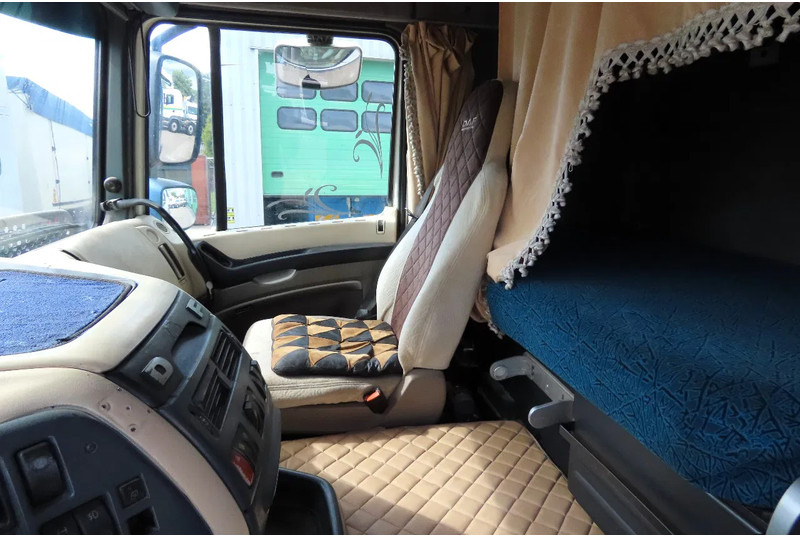 Влекач DAF XF 95.530 EURO4. Royal DAF!: снимка 17
