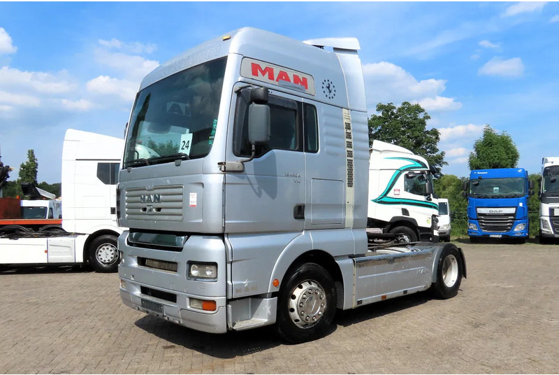 MAN TGA 18.460 Manual diesel pomp! ROYAL TRUCK! - Влекач: снимка 2 MAN TGA 18.460 Manual diesel pomp! ROYAL TRUCK! - Влекач: снимка 2