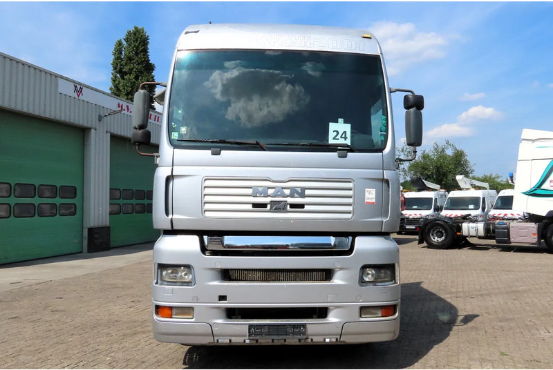 MAN TGA 18.460 Manual diesel pomp! ROYAL TRUCK! - Влекач: снимка 3 MAN TGA 18.460 Manual diesel pomp! ROYAL TRUCK! - Влекач: снимка 3