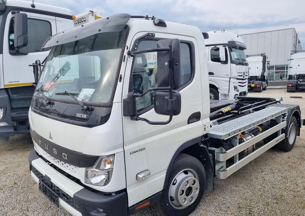 FUSO Canter 9c18AMT - Мултилифт с кука камион: снимка 3 FUSO Canter 9c18AMT - Мултилифт с кука камион: снимка 3