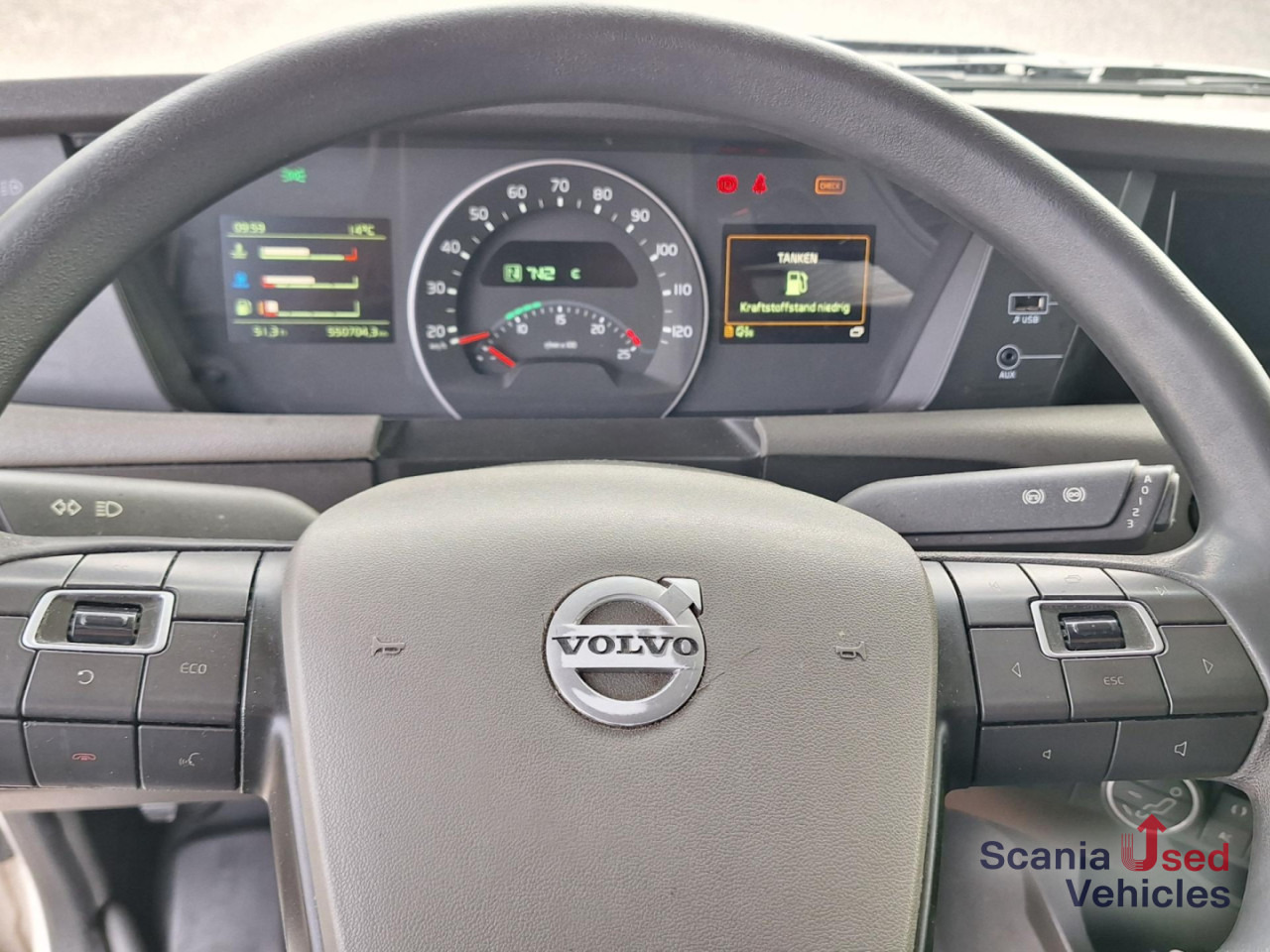 VOLVO FH 500 Lowliner Euro 6 TUV NEU !! - Влекач: снимка 4 VOLVO FH 500 Lowliner Euro 6 TUV NEU !! - Влекач: снимка 4