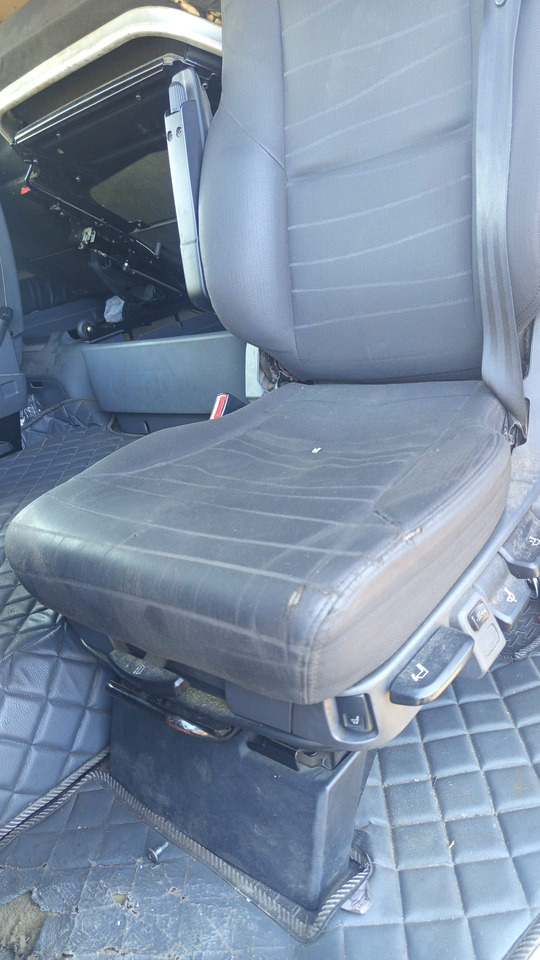 SCANIA STREAMLINE, NEXT GENERATION - Седалка: снимка 2 SCANIA STREAMLINE, NEXT GENERATION - Седалка: снимка 2