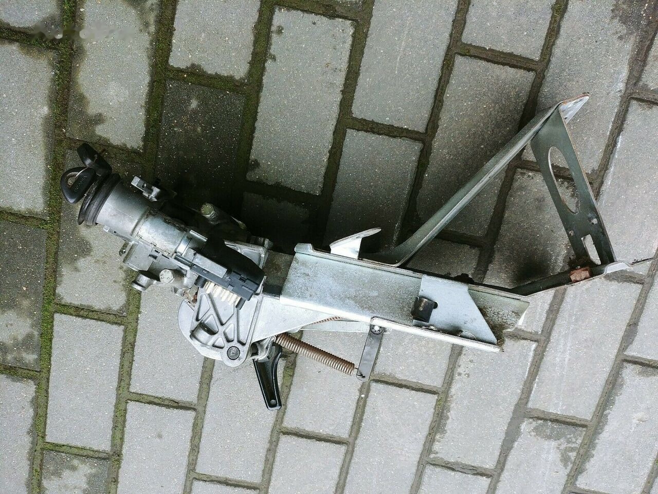 Scania 4 SERIES WITH IGNITION SWITCH 1427567 truck - Кормилна колона за Камион: снимка 2 Scania 4 SERIES WITH IGNITION SWITCH 1427567 truck - Кормилна колона за Камион: снимка 2