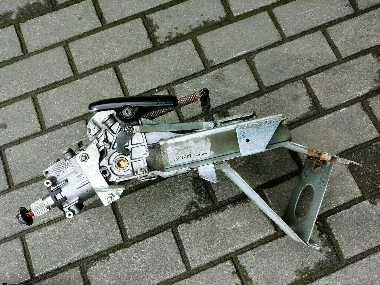 Scania 4 SERIES WITH IGNITION SWITCH 1427567 truck - Кормилна колона за Камион: снимка 1 Scania 4 SERIES WITH IGNITION SWITCH 1427567 truck - Кормилна колона за Камион: снимка 1