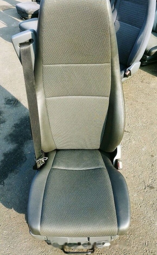 Scania PNEUMATIC DRIVERS RIGHT SIDE AIR - Седалка за Камион: снимка 4 Scania PNEUMATIC DRIVERS RIGHT SIDE AIR - Седалка за Камион: снимка 4