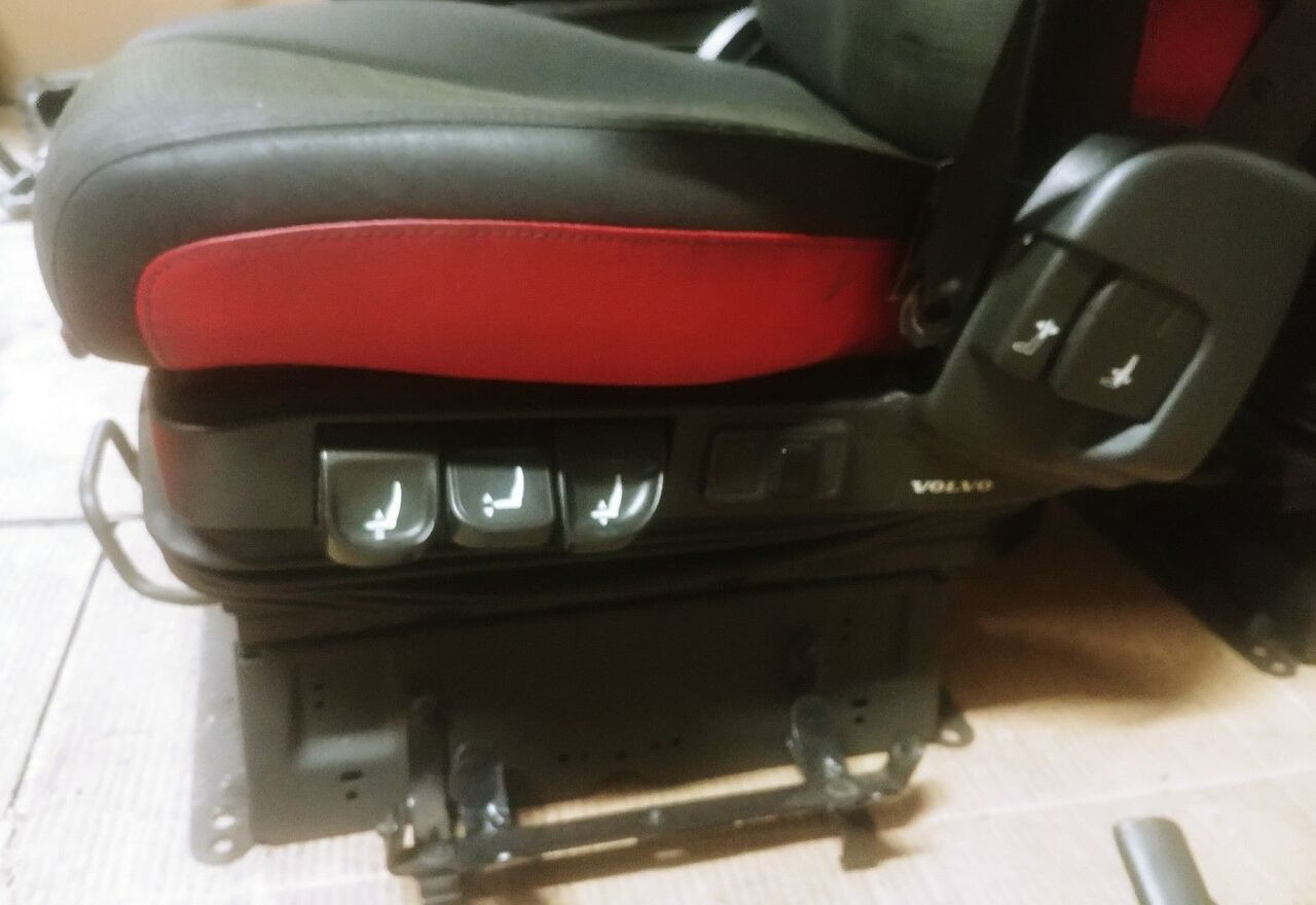 Volvo SET OF 2 PNEUMATIC AIR S, LEFT AND RIGHT, LHD Volvo FH4 - Седалка за Камион: снимка 5 Volvo SET OF 2 PNEUMATIC AIR S, LEFT AND RIGHT, LHD Volvo FH4 - Седалка за Камион: снимка 5