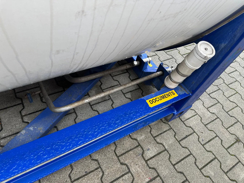 Резервоар за съхранение За превоз на химикати CIMC 20FT ISO, 25.060L / 1-COMP / 3 BAFFELS / T11 / 4 manholes / ADR valid until 10/2027: снимка 7 Резервоар за съхранение За превоз на химикати CIMC 20FT ISO, 25.060L / 1-COMP / 3 BAFFELS / T11 / 4 manholes / ADR valid until 10/2027: снимка 7