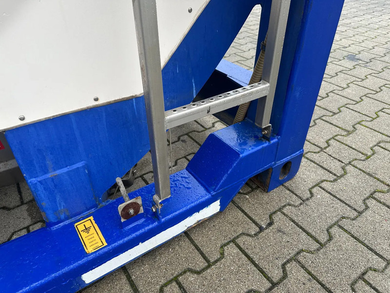 Резервоар за съхранение За превоз на химикати CIMC 20FT ISO, 25.060L / 1-COMP / 3 BAFFELS / T11 / 4 manholes / ADR valid until 10/2027: снимка 10 Резервоар за съхранение За превоз на химикати CIMC 20FT ISO, 25.060L / 1-COMP / 3 BAFFELS / T11 / 4 manholes / ADR valid until 10/2027: снимка 10