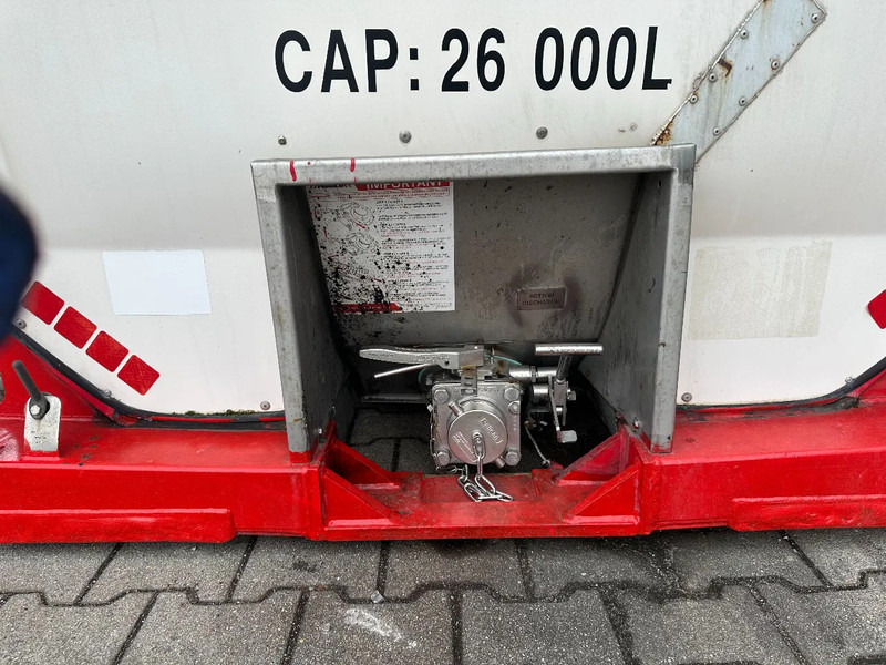 Танк контейнер За превоз на гориво SINGAMAS 20FT ISO, 26.000L/1-COMP/3 BAFFELS/3 manholes, 5Y: 08-2027, L4BN, T11: снимка 7