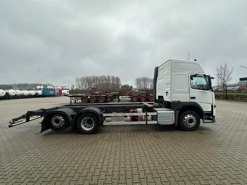 Volvo FM 380 Globetrotter 6x2, ADR (FL, AT, OX), LIFT/STEER, 636.183km - Шаси кабина: снимка 4 Volvo FM 380 Globetrotter 6x2, ADR (FL, AT, OX), LIFT/STEER, 636.183km - Шаси кабина: снимка 4