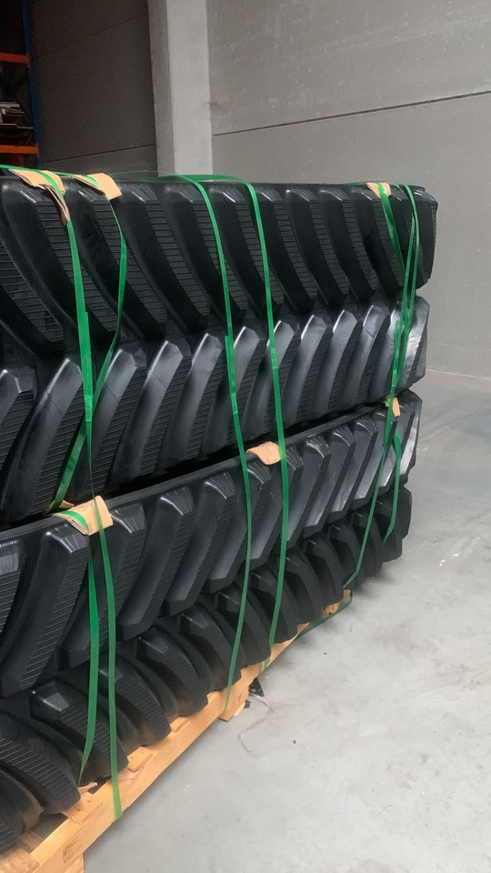 Rubber track for Challenger MT700 25 ", 30" and 36" - Гумени/ Метални вериги за Селскостопанска техника: снимка 3 Rubber track for Challenger MT700 25 ", 30" and 36" - Гумени/ Метални вериги за Селскостопанска техника: снимка 3