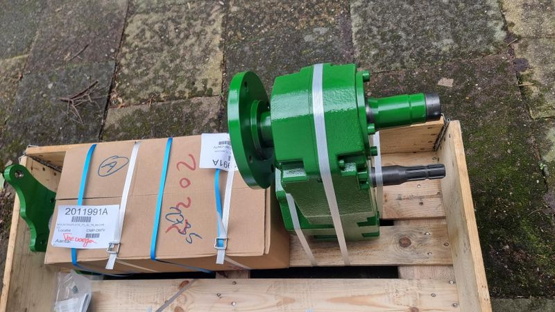 Zuidberg Frontzapfwelle zum John Deere 7R - Хидравличен мотор за Селскостопанска техника: снимка 1 Zuidberg Frontzapfwelle zum John Deere 7R - Хидравличен мотор за Селскостопанска техника: снимка 1