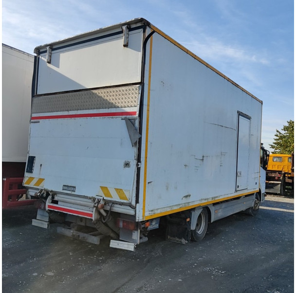 Mercedes-Benz 818 - Камион фургон: снимка 3 Mercedes-Benz 818 - Камион фургон: снимка 3