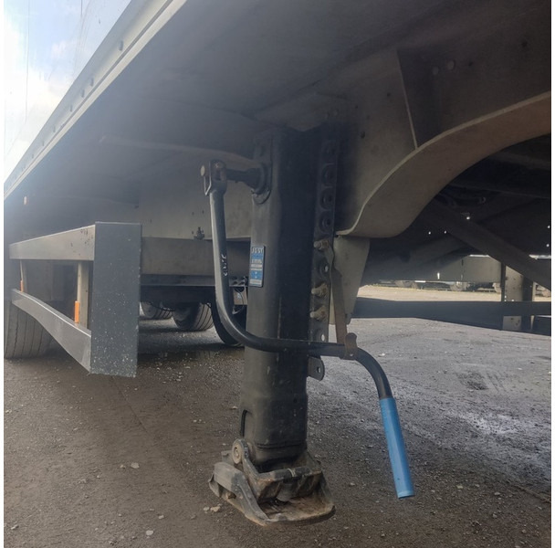 Schmitz Cargobull SKI 24 - Затворена каросерия полуремарке: снимка 5 Schmitz Cargobull SKI 24 - Затворена каросерия полуремарке: снимка 5