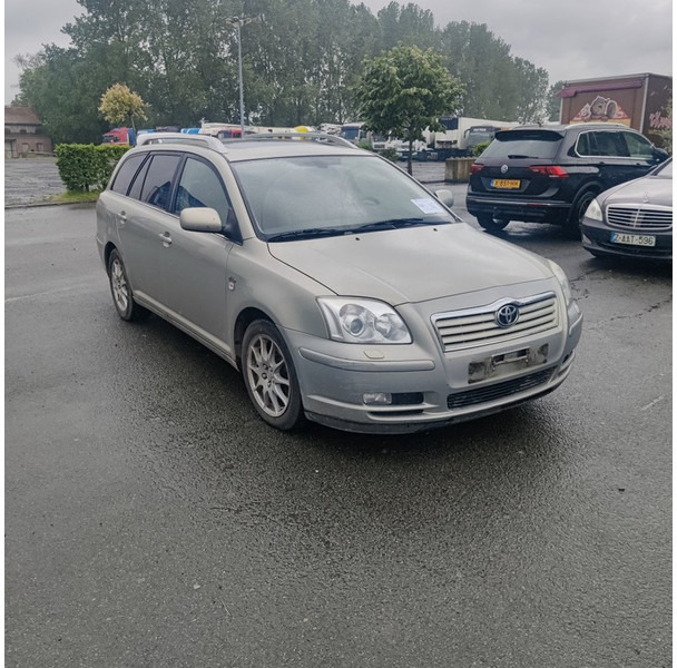 Toyota Avensis - Лек автомобил: снимка 2 Toyota Avensis - Лек автомобил: снимка 2