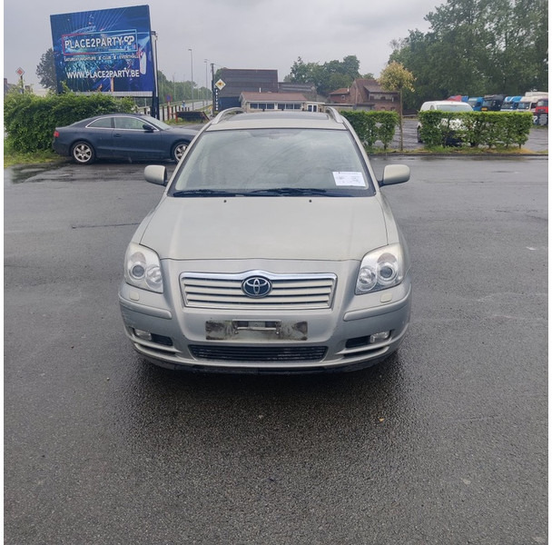 Toyota Avensis - Лек автомобил: снимка 1 Toyota Avensis - Лек автомобил: снимка 1