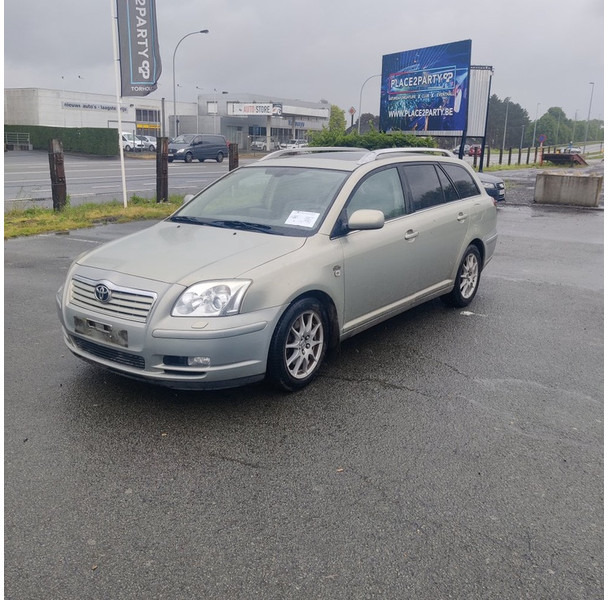 Toyota Avensis - Лек автомобил: снимка 3 Toyota Avensis - Лек автомобил: снимка 3