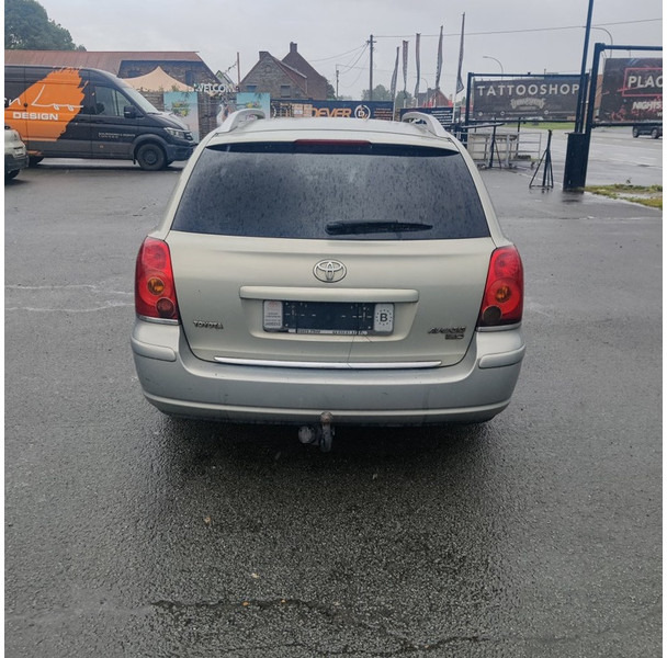 Toyota Avensis - Лек автомобил: снимка 5 Toyota Avensis - Лек автомобил: снимка 5