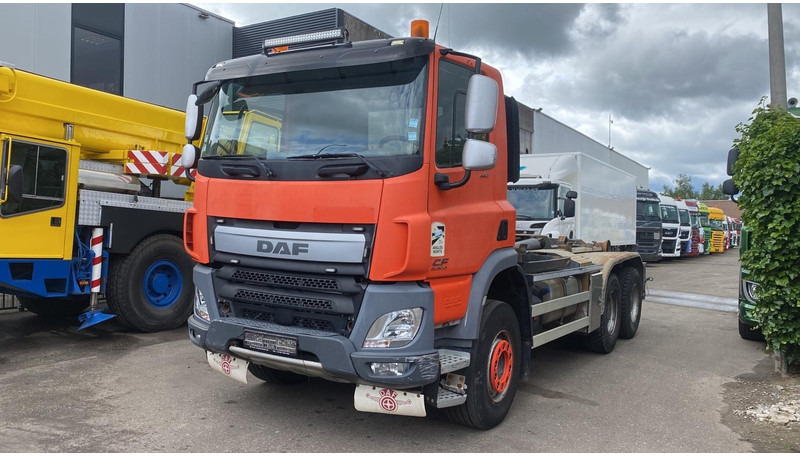 DAF CF 440 6X4 HOOKLIFT 20T - MANUAL GEARBOX - 315.000km - EURO 6 - BE TRUCK - Мултилифт с кука камион: снимка 2 DAF CF 440 6X4 HOOKLIFT 20T - MANUAL GEARBOX - 315.000km - EURO 6 - BE TRUCK - Мултилифт с кука камион: снимка 2