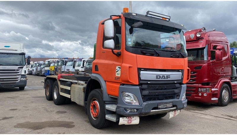 DAF CF 440 6X4 HOOKLIFT 20T - MANUAL GEARBOX - 315.000km - EURO 6 - BE TRUCK - Мултилифт с кука камион: снимка 1 DAF CF 440 6X4 HOOKLIFT 20T - MANUAL GEARBOX - 315.000km - EURO 6 - BE TRUCK - Мултилифт с кука камион: снимка 1