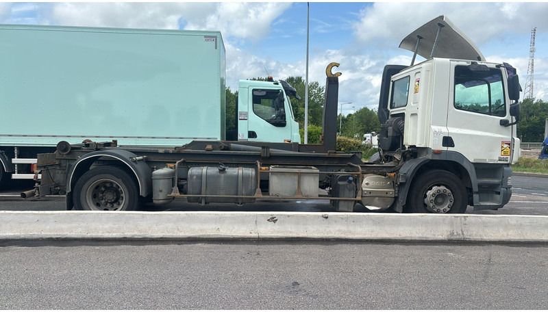DAF CF 85.410 - 19T HOOKLIFT / ABROLLKIPPER / GANCHO - MANUAL ZF - A/C - GOOD CONDITION - Мултилифт с кука камион: снимка 5 DAF CF 85.410 - 19T HOOKLIFT / ABROLLKIPPER / GANCHO - MANUAL ZF - A/C - GOOD CONDITION - Мултилифт с кука камион: снимка 5