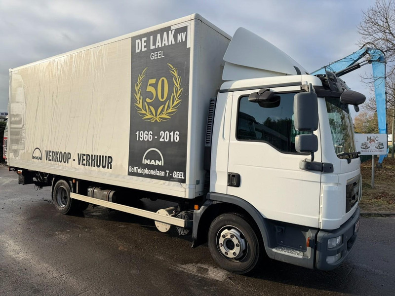 MAN TGL 8.180 4x2 BL COSED BOX / BAKWAGEN / CAISSE FERMEE - *184.000km* - 3 SEATER - EURO 5 - AIR SUSPENSION - BOX 6m00 x 2m49 x 2m38 - BE TRUCK - Камион фургон: снимка 1 MAN TGL 8.180 4x2 BL COSED BOX / BAKWAGEN / CAISSE FERMEE - *184.000km* - 3 SEATER - EURO 5 - AIR SUSPENSION - BOX 6m00 x 2m49 x 2m38 - BE TRUCK - Камион фургон: снимка 1