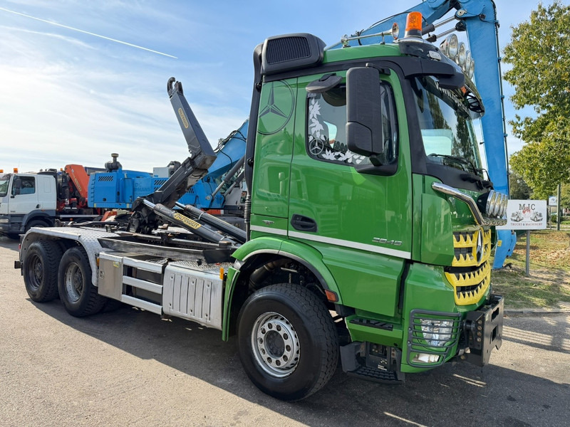 Mercedes-Benz AROCS 2845 6x4 HOOKLIFT - RETARDER - *277.000km* - EURO 6 - STEEL SPRING / BIG AXLES HUB REDUCTION - BE TRUCK - ENGINE PROBLEM - Мултилифт с кука камион: снимка 1 Mercedes-Benz AROCS 2845 6x4 HOOKLIFT - RETARDER - *277.000km* - EURO 6 - STEEL SPRING / BIG AXLES HUB REDUCTION - BE TRUCK - ENGINE PROBLEM - Мултилифт с кука камион: снимка 1