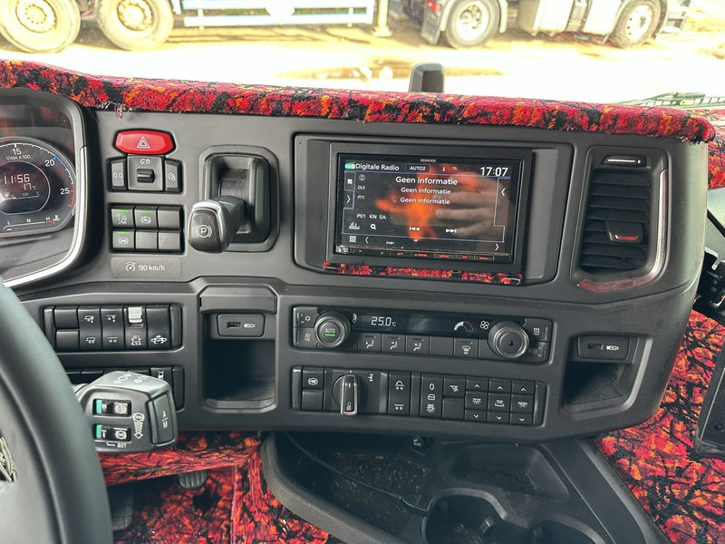 Влекач Scania R500 6x2 BOOGIE RETARDER - FULL AIR - *SHOWTRUCK* BULLBAR / INTERIOR STYLING / SOUND SYSTEM - ....: снимка 9