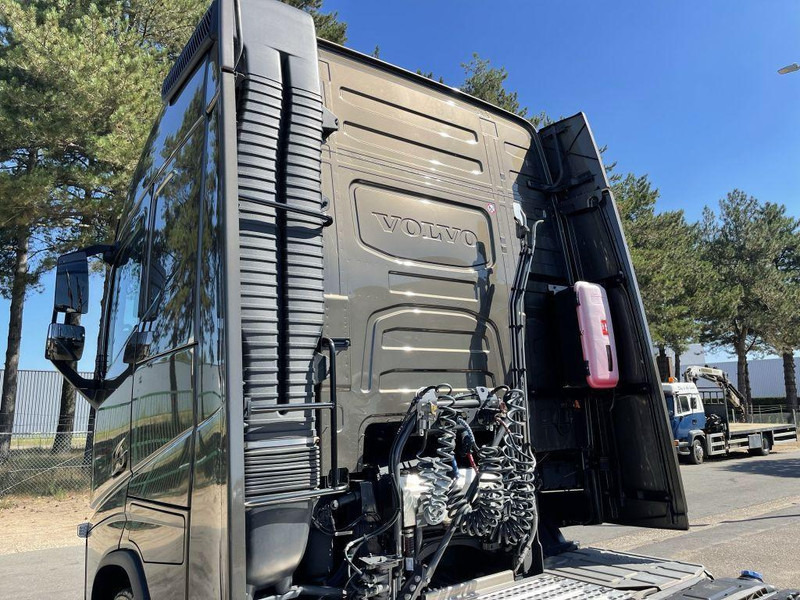 Volvo FH 460 ADR ACC + Dynamic Steering - I-park Cool - Lane Keeping Support - collision warning - leather - ... BE Truck - Влекач: снимка 3 Volvo FH 460 ADR ACC + Dynamic Steering - I-park Cool - Lane Keeping Support - collision warning - leather - ... BE Truck - Влекач: снимка 3