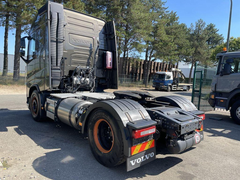 Volvo FH 460 LNG GAS ADR - ACC + Dynamic Steering - I-park Cool - Lane Keeping Support - collision warning - leather - ... BE Truck - Влекач: снимка 4 Volvo FH 460 LNG GAS ADR - ACC + Dynamic Steering - I-park Cool - Lane Keeping Support - collision warning - leather - ... BE Truck - Влекач: снимка 4