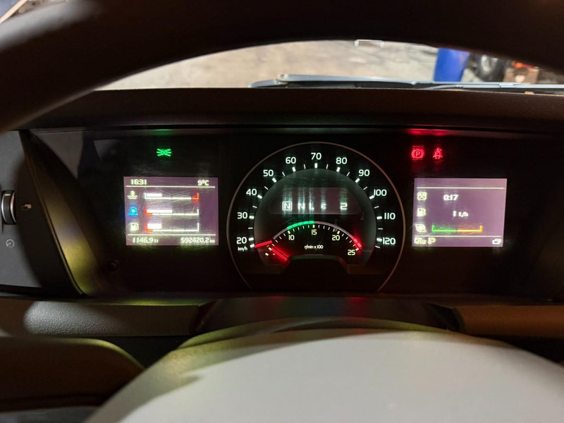 Каналопочистваща машина Volvo FH 460 8X4 SILO KOMPRESSOR / BDF / PRITSCHE PLANE BOX 8m50 - *FULL AIR* - EURO 6 - LIFT + STEERING AXLE - BE TRUCK: снимка 20 Каналопочистваща машина Volvo FH 460 8X4 SILO KOMPRESSOR / BDF / PRITSCHE PLANE BOX 8m50 - *FULL AIR* - EURO 6 - LIFT + STEERING AXLE - BE TRUCK: снимка 20