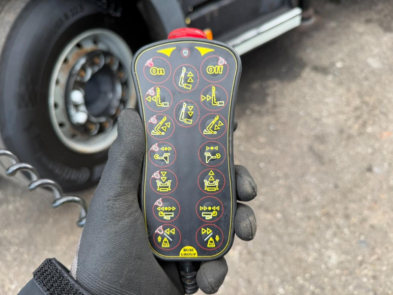 Мултилифт с кука камион, Камион с кран Volvo FM 420 8x2 HOOKLIFT + CRANE PALFINGER PK19.001 SLD B - *294.000km* - EURO 6 - LIFT + STEERING AXLE - I SHIFT - BE TRUCK: снимка 17 Мултилифт с кука камион, Камион с кран Volvo FM 420 8x2 HOOKLIFT + CRANE PALFINGER PK19.001 SLD B - *294.000km* - EURO 6 - LIFT + STEERING AXLE - I SHIFT - BE TRUCK: снимка 17