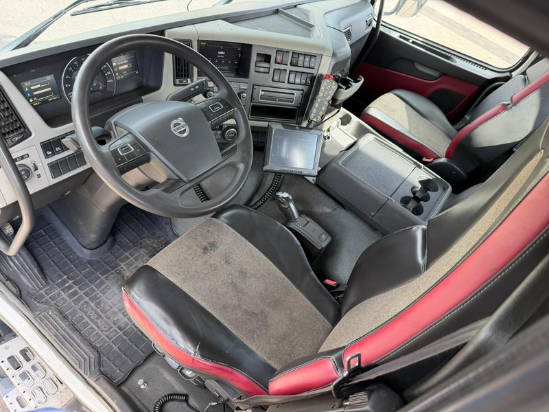 Мултилифт с кука камион, Камион с кран Volvo FM 420 8x2 HOOKLIFT + CRANE PALFINGER PK19.001 SLD B - *294.000km* - EURO 6 - LIFT + STEERING AXLE - I SHIFT - BE TRUCK: снимка 9 Мултилифт с кука камион, Камион с кран Volvo FM 420 8x2 HOOKLIFT + CRANE PALFINGER PK19.001 SLD B - *294.000km* - EURO 6 - LIFT + STEERING AXLE - I SHIFT - BE TRUCK: снимка 9