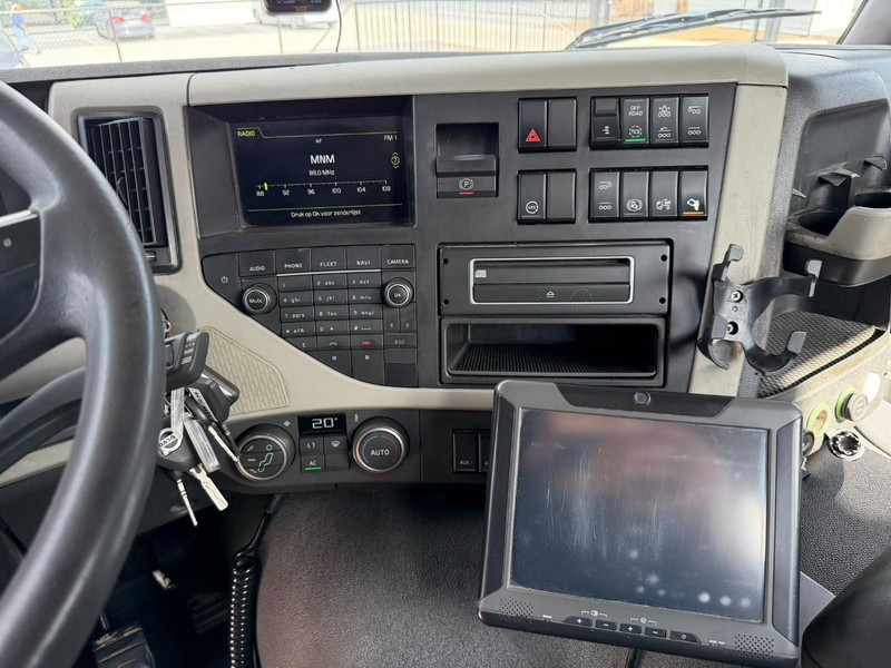 Мултилифт с кука камион, Камион с кран Volvo FM 420 8x2 HOOKLIFT + CRANE PALFINGER PK19.001 SLD B - *294.000km* - EURO 6 - LIFT + STEERING AXLE - I SHIFT - BE TRUCK: снимка 10 Мултилифт с кука камион, Камион с кран Volvo FM 420 8x2 HOOKLIFT + CRANE PALFINGER PK19.001 SLD B - *294.000km* - EURO 6 - LIFT + STEERING AXLE - I SHIFT - BE TRUCK: снимка 10