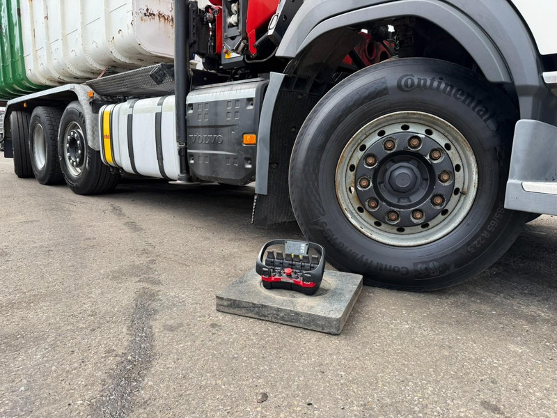 Мултилифт с кука камион, Камион с кран Volvo FM 420 8x2 HOOKLIFT + CRANE PALFINGER PK19.001 SLD B - *294.000km* - EURO 6 - LIFT + STEERING AXLE - I SHIFT - BE TRUCK: снимка 7 Мултилифт с кука камион, Камион с кран Volvo FM 420 8x2 HOOKLIFT + CRANE PALFINGER PK19.001 SLD B - *294.000km* - EURO 6 - LIFT + STEERING AXLE - I SHIFT - BE TRUCK: снимка 7