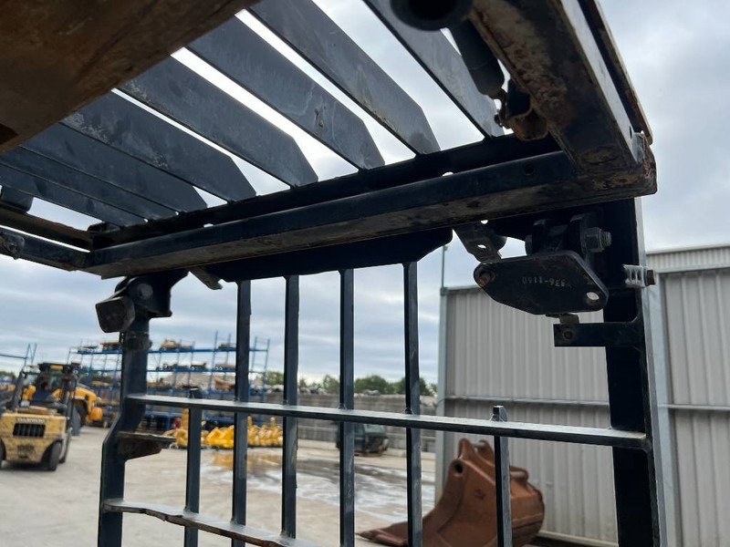 Cat 313E / M315F / 320F / 323E / 325F / 329E / 330F / - Кабина и интериор за Строителна техника: снимка 4 Cat 313E / M315F / 320F / 323E / 325F / 329E / 330F / - Кабина и интериор за Строителна техника: снимка 4