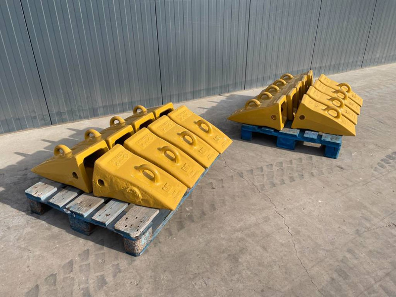 Cat 365 / 374 / 385 /390 Tips - Кофа за Строителна техника: снимка 1 Cat 365 / 374 / 385 /390 Tips - Кофа за Строителна техника: снимка 1
