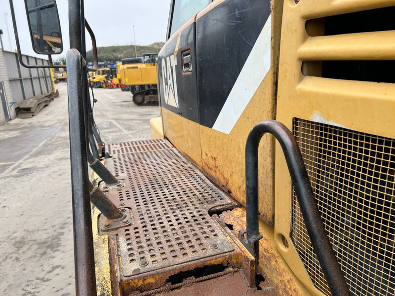 Съчленен самосвал Cat 730: снимка 11