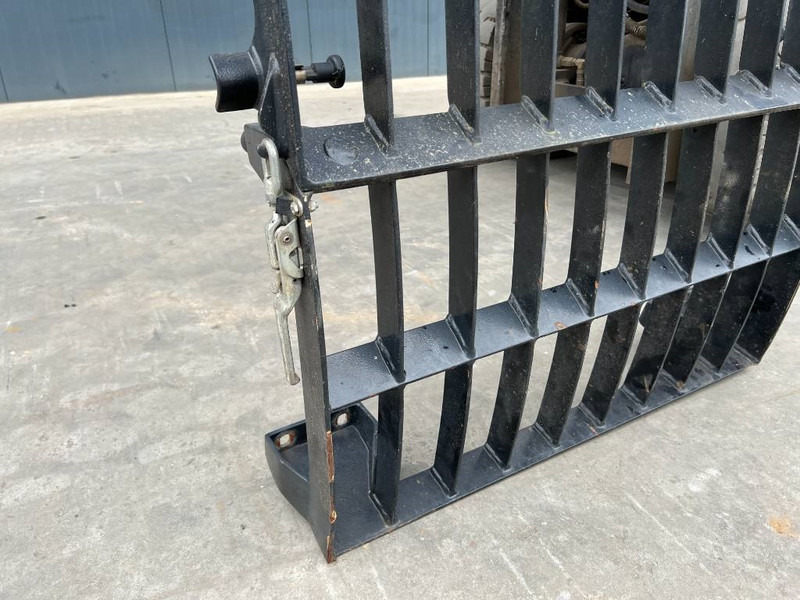 Cat M313D / M315D / M316D / M318D / M322D / M325D - Кабина и интериор за Строителна техника: снимка 4 Cat M313D / M315D / M316D / M318D / M322D / M325D - Кабина и интериор за Строителна техника: снимка 4