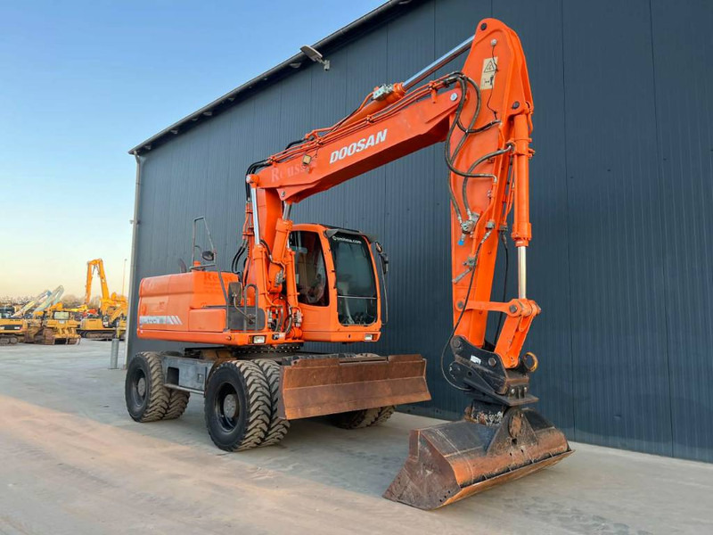 Doosan DX170W - Колесен багер: снимка 2 Doosan DX170W - Колесен багер: снимка 2